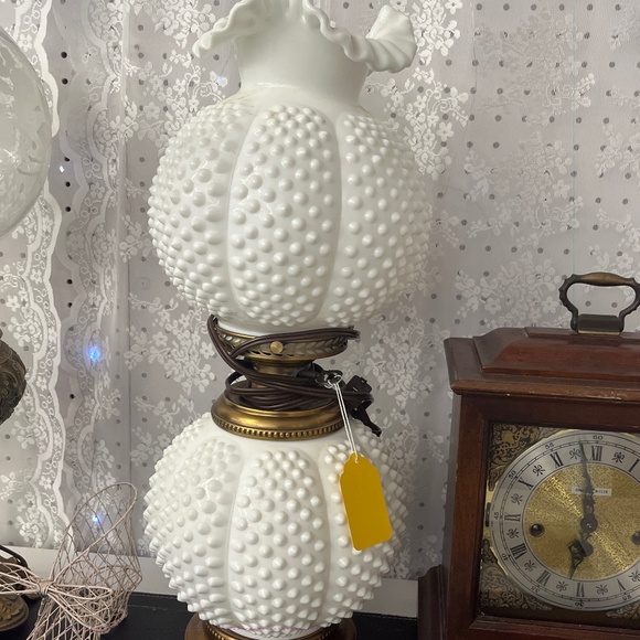 Fenton brass and milk glass lamp - Picture 1 of 3